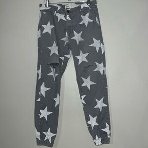 Heft size 32 men’s star pattern distressed joggers